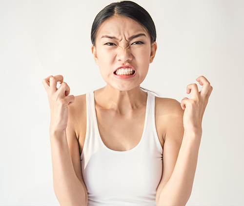 Diş Sıkma (Bruksizm) ve İmplantlar: Risk Var mı?